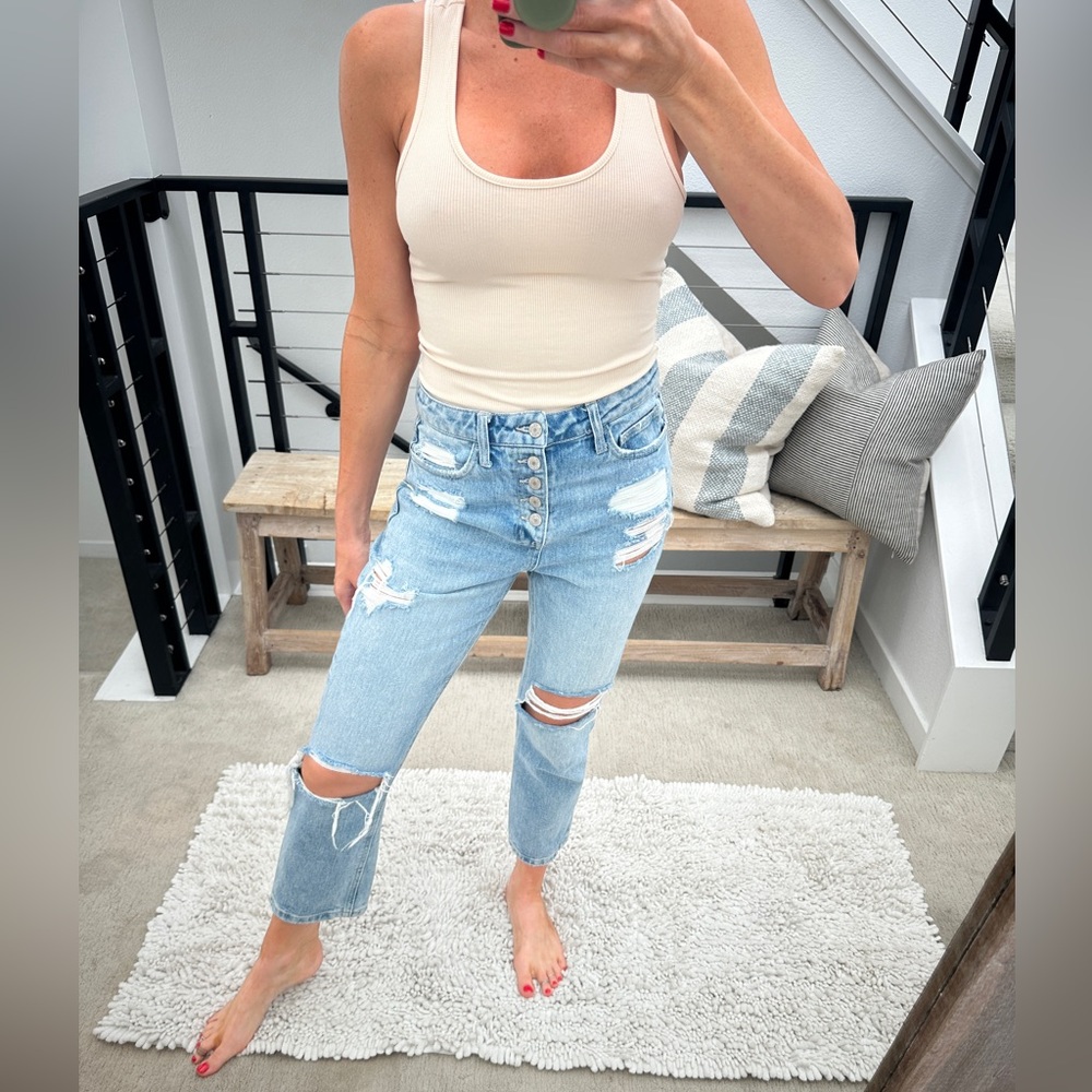 Vervet by Flying Monkey High Rise Button Fly Distressed Mom Jeans | Size 27 - Picture 4 of 15